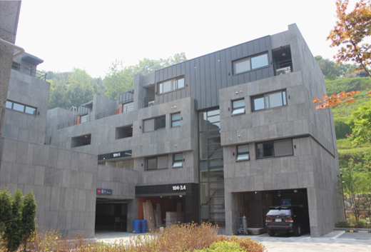 Paju Adel Hugh Town House